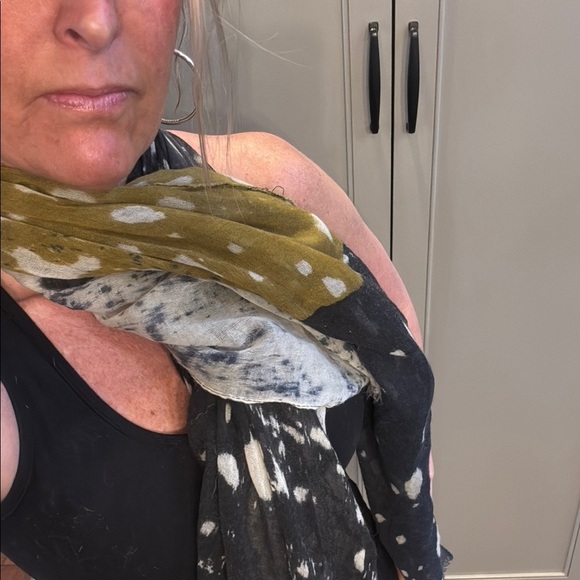 Michael stars multi colored /Patterned Scarf - Picture 4 of 6